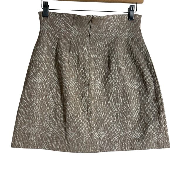 Finders Keepers Beige Snake Print A-Line Mini Skirt Size Medium - Picture 6 of 7